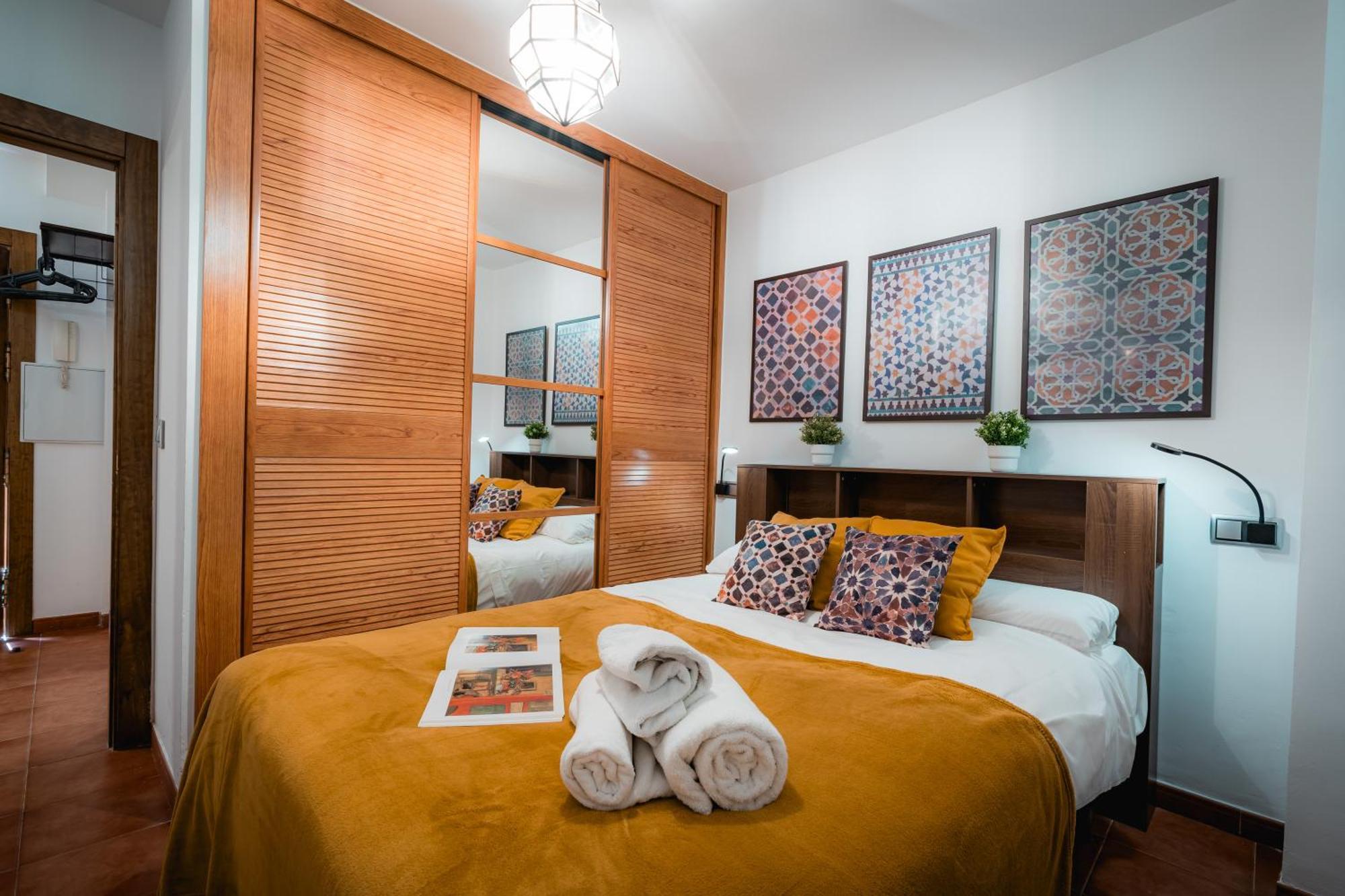 Апартаменты Qh Santa Ana Гранада Экстерьер фото
