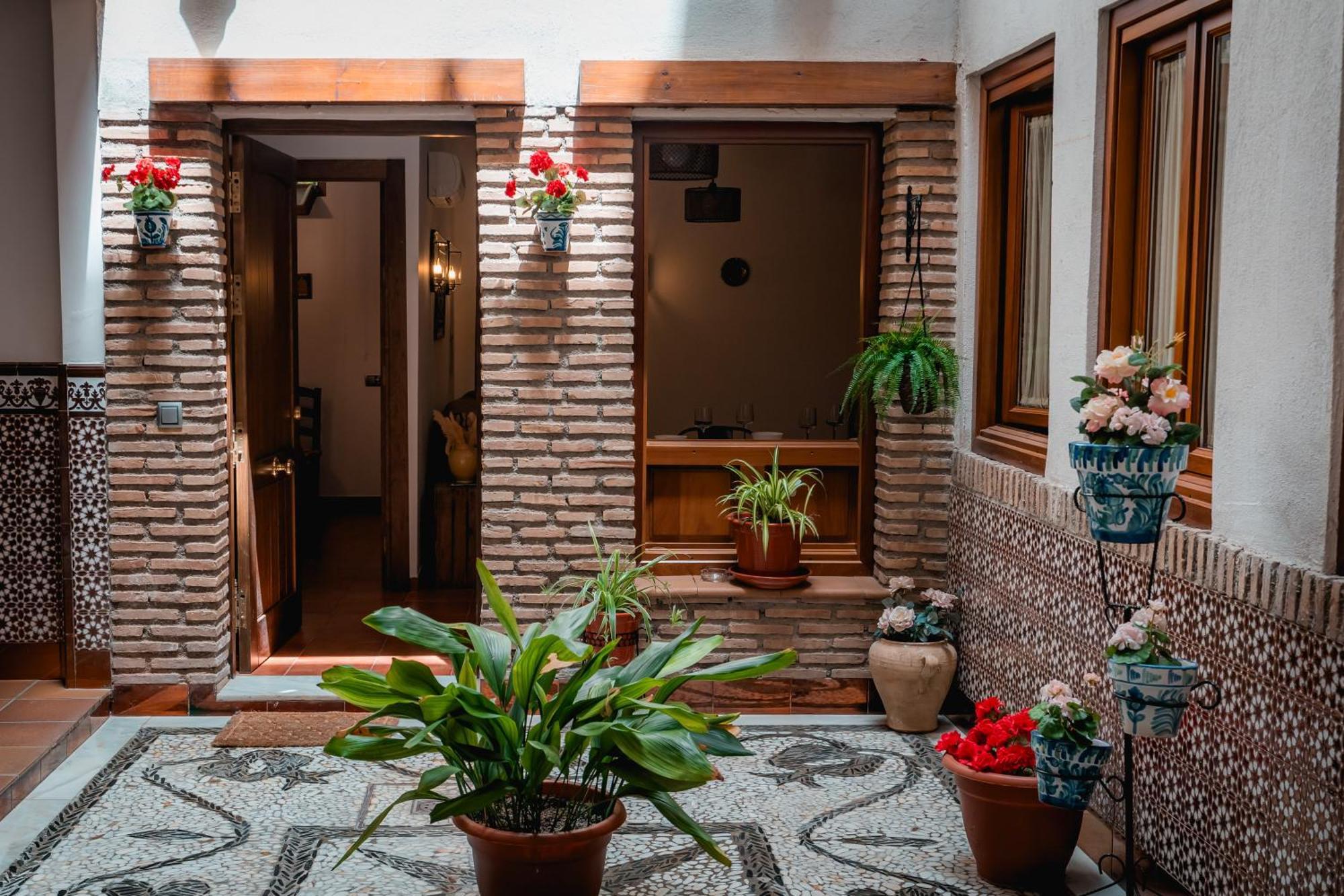 Апартаменты Qh Santa Ana Гранада Экстерьер фото